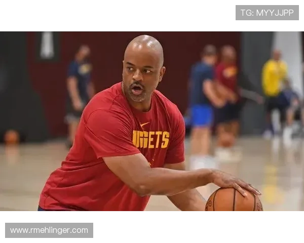 沙勒罗瓦防守体系的成功经验解析，如何在激烈竞争中保持稳固后防线表现