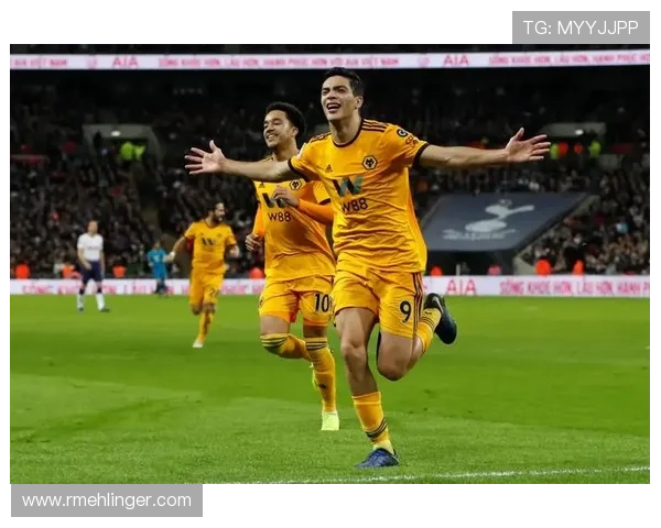 英超2025赛季狼队状态回暖表现稳健