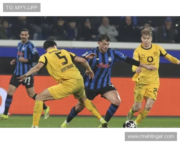 多特蒙德防线频频被打穿,站位漏洞对赛季走势形成制约 多特蒙德防线频频被打穿,站位漏洞对赛季走势形成制约